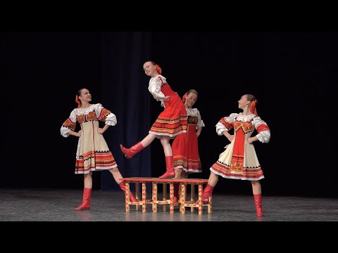 Видео: "Табуретки", ансамбль "Школьные годы". "Stools", ensemble "School Years".