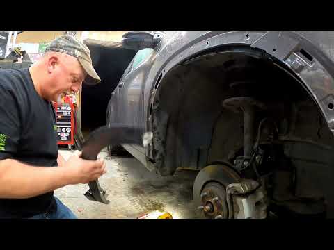 Видео: Toyota Highlander 2018 года — ремонт и замена отделки крыла