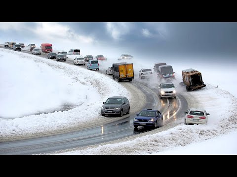Видео: Невероятный ЛЕДЯНОЙ ХАОС! Автомобили СКОЛЬЗЯТ И РАЗБИВАЮТСЯ в смертельной метели.