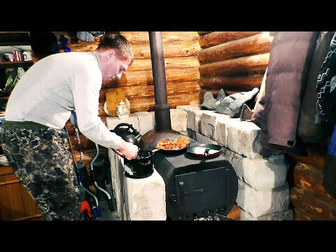 Видео: КАК ОН ЭТО ДЕЛАЕТ? ПРИГОТОВИТЬ В ЛЕСУ ТАКОЕ! \ КРЯКНУЛ НОВЫЙ СНЕГОХОД \ В ТАЁЖНОЙ ИЗБЕ У ЛЁХИ