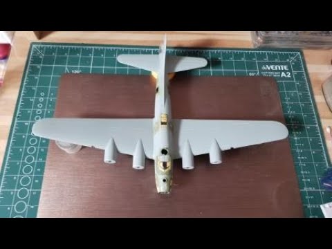 Видео: Б-17 "Летающая крепость" ( Моделист) 1/72...шаг 2