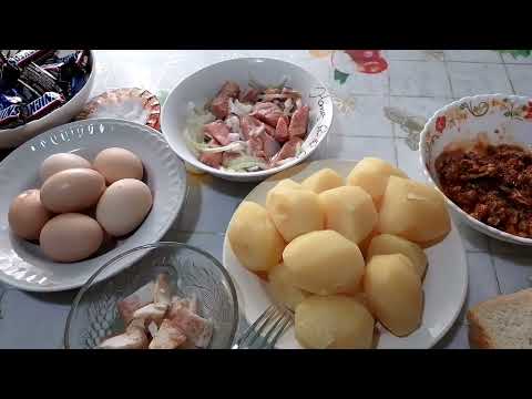 Видео: 222. По просьбе подписчицы показываю и топлю печь / садово- огородные работы / наш  деревенский ужин