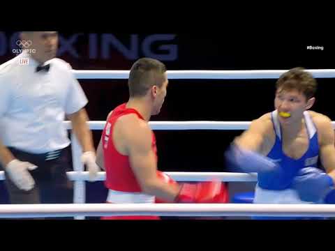 Видео: Казахстанский боксер устроил рубку с чемпионом мира из Узбекистана в бою с нокдауном