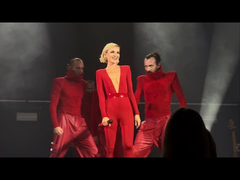 Видео: Полина Гагарина |Танец перед зеркалом|Подольск|  шоу Навсегда 23.04.25