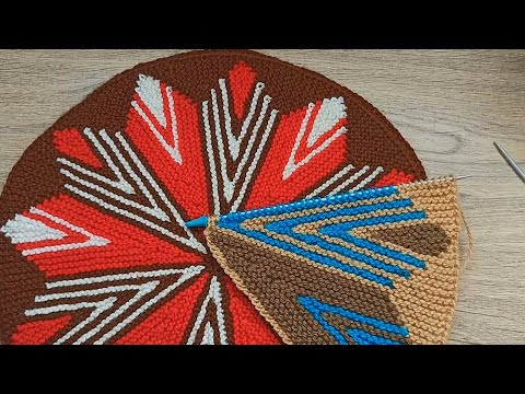 Видео: Мк круглая подушка//вяжем спицами//Часть 2