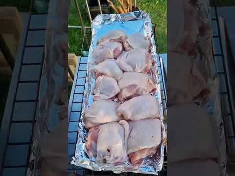 Видео: Копчение. Просто, быстро, вкусно #дача # #летожара #сад #вкусноемясо #курица #вкуснаяеда