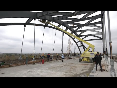 Видео: Ход реконструкции моста проинспектировал Иван Крупко