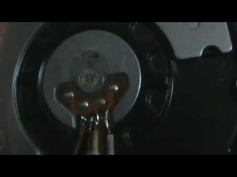 Видео: запуск моторчика от жесткого диска