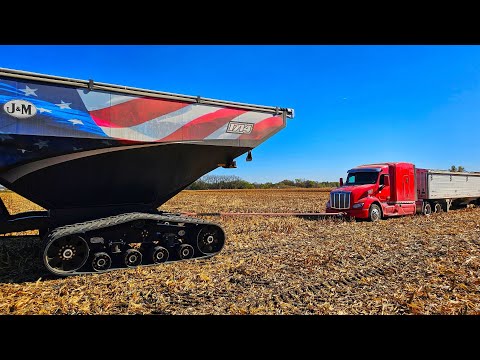 Видео: ТЯЖЕЛЫЙ грузовик застрял в грязи!