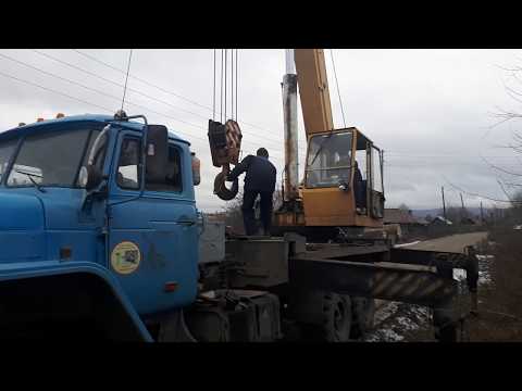 Видео: Автокран урал , достаём лебёдку .