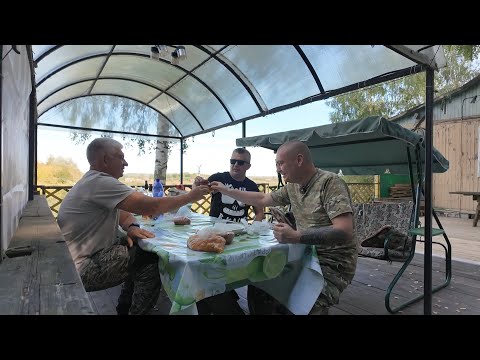 Видео: 18+ ЖИЗНЬ ХОРОША КОГДА ПЬЁШЬ НЕ СПЕША-Пьём самогон-Жарим мясо-Отдыхаем с друзьями на Дону