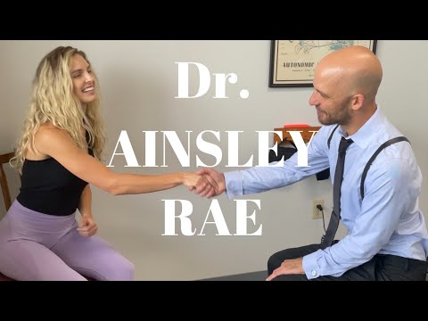 Видео: Следующий мануальный терапевт YouTube *С хрустом сверху донизу...А потом она меня поправляет?