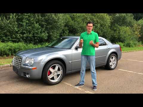 Видео: Chrysler 300C HEMI 5.7 л. Обзор владельца Крайслер 300ц 2006 г.