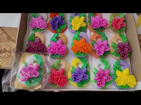 Видео: БУКЕТЫ ИЗ МЫЛА НА 8 МАРТА .ЦВЕТОЧНЫЕ И С ВКУСНЯШКАМИ.А ТАК ЖЕ ВОСЬМЁРОЧКИ.