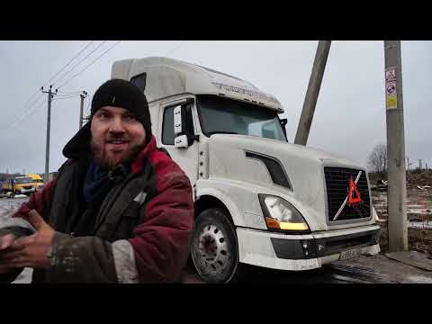 Видео: С наступающим, друзья, Вольво которая поехала. #automobile #cummins #engine #михаилжарый #дальнобой