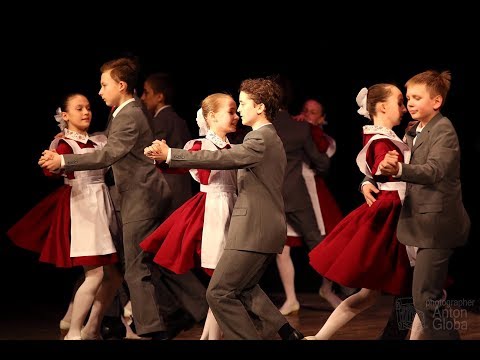 Видео: Школьные годы, Ансамбль "Школьные годы"