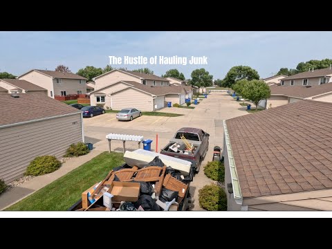 Видео: День из жизни компании по вывозу мусора