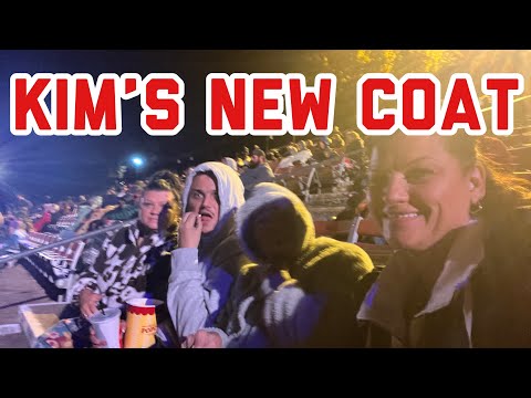 Видео: Вам обязательно нужно увидеть пальто Ким!