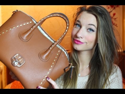Видео: ♥Что в моей сумке?/ What's in my bag?♥