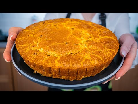 Видео: Если ЗАВАЛЯЛАСЬ КАПУСТА, готовлю СЫТНЫЙ ПИРОГ! Простой но ОЧЕНЬ ВКУСНЫЙ рецепт!