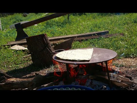 Видео: Готовим Долма с виноградными листьями и Лезгинский афары | Жизнь в деревне
