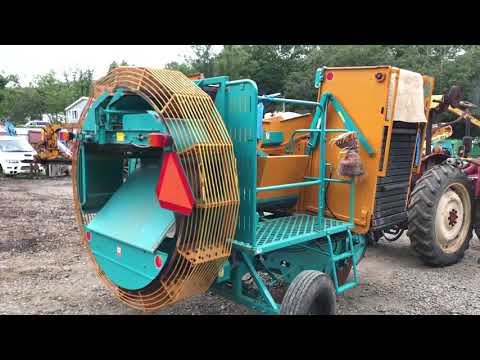 Видео: мини Картофелеуборочный комбайн Sanei Kogyo SS-11