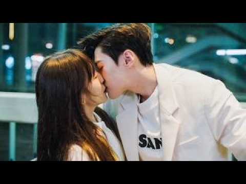 Видео: Я просто хочу целовать тебя—в любое время, в любом месте.💋