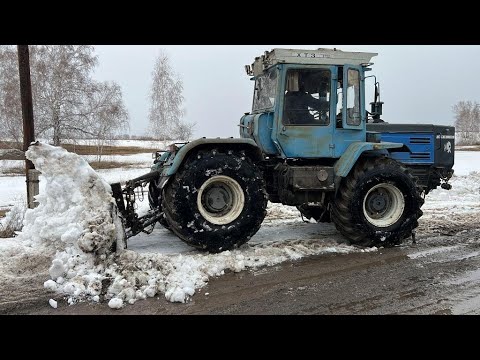 Видео: ХТЗ 17221 чистит снег
