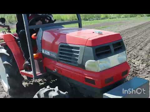 Видео: Японська Kubota❗ Культивація одного з кращ их городів