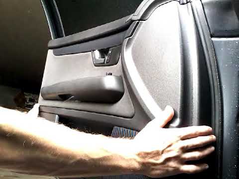 Видео: Как снять обшивку карту передней двери AUDI A4 B6/demontaz boczka drzwi przod/door panel removal!