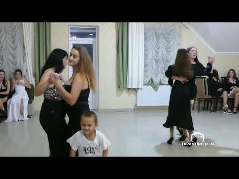 Видео: ВОСЕНИ, ВОСЕНИ, ВОСЕНИ - ВЕСІЛЬНА ПОЛЬКА. ГУРТ РОСА. ПІСНЯ ЯРОСЛАВА БОРУТИ