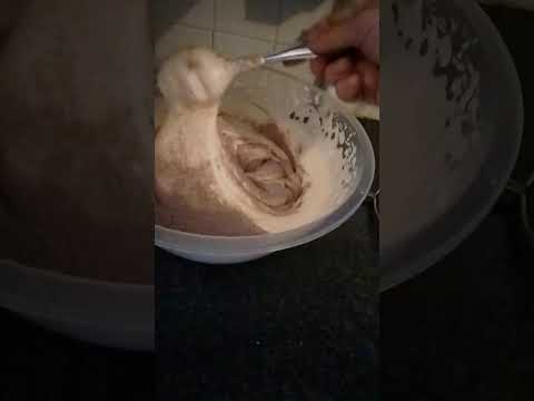 Видео: Бисквит. Шоколадный бисквит. Мастер класс.