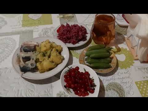 Видео: Меню на 3 дня  Овсяное печенье, гречка с курицей, салат с фасолью.