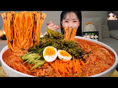 Видео: он вес лапши 5,5 кг корейские Spicy Noodles, Makgeolli, Egg Dumpling Mukbang ASMR