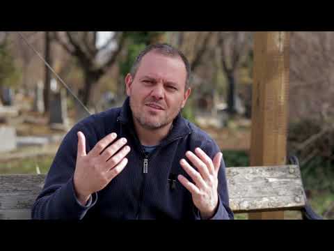 Видео: Дискретният чар на демокрацията