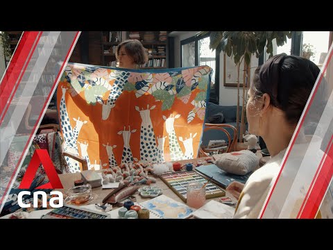 Видео: Знакомьтесь с двумя сестрами, которые оставили работу в корпорации, чтобы создавать шёлковые шарф...