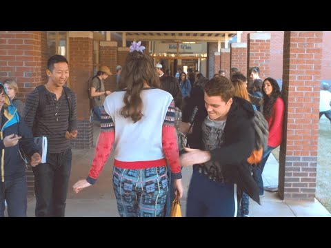 Видео: Хулиган Шлепнул Новенькую, Но Не Догадывается, Что Она Тайный Агент Под Прикрытием