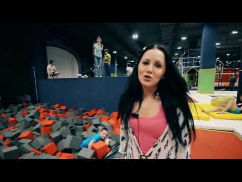 Видео: Нижний Новгород. Батутный парк "RAZGON". - По батутам.
