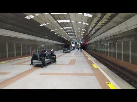 Видео: Siberia. Novosibirsk. Metro station Berezovaya Roscha Fragment БР А 10