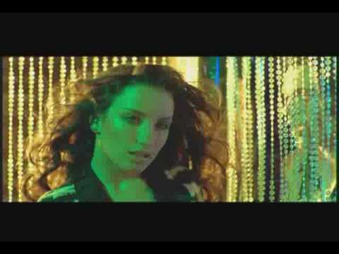 Видео: ВИКА ДАЙНЕКО feat. КОРНИ "Глаза в глаза" клип dainekomusic