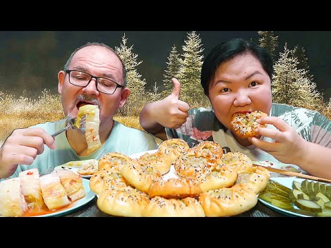 Видео: МУКБАНГ Курники, Чимчи, Огурцы./ Приветы и Ответы на Вопросы? / MUKBANG Kurniki, Chimchi, Cucumbers.