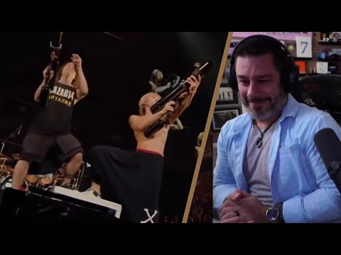 Видео: Реакция директора - ONE OK ROCK - 'Paper Planes' (LIVE at Saitama Super Arena)