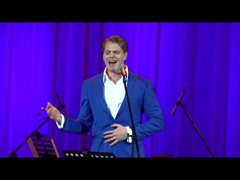 Видео: 13 - Шика, блеска дай (из мюзикла Чикаго) - Иван Ожогин (С-Петербург, 24.03.2018)