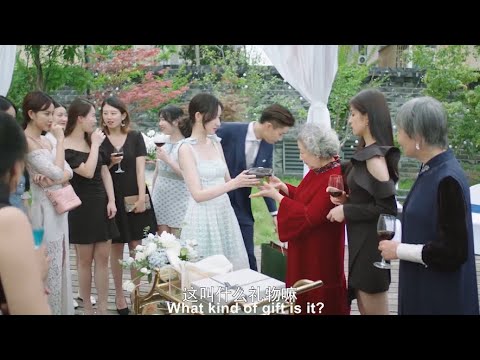 Видео: Все презирают Золушку, но ее талант больше всего одобряет бабушка генерального директора.