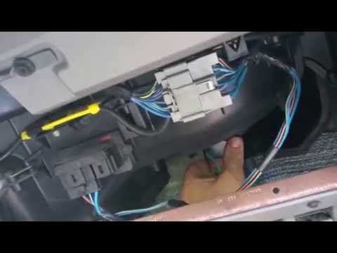 Видео: Замена электродвигателя отопителя и вентилятора кондиционера Chrysler Town & Country или Dodge Ca...