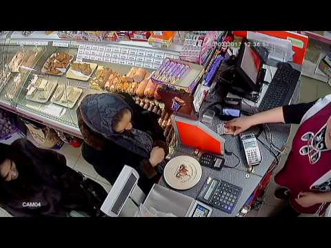 Видео: Цыганки разводят продавца