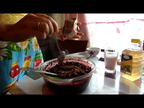 Видео: Аджика из черноплодной рябины, острый соус к мясу и рыбе.