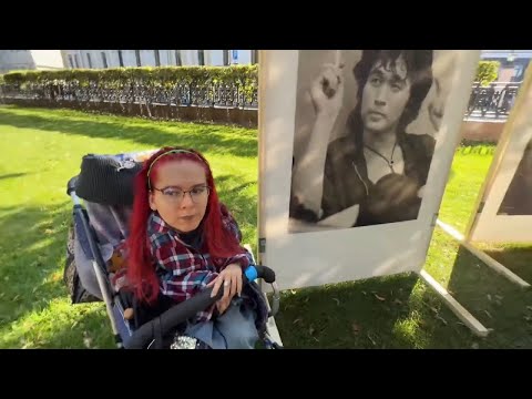 Видео: День памяти Виктора цоя, Москва чистопрудный бульвар 2024 лето в Москве я ярмарка сделано в СССР ￼