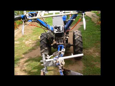 Видео: Мотоблок ; Що я роблю не так з цим плугом .