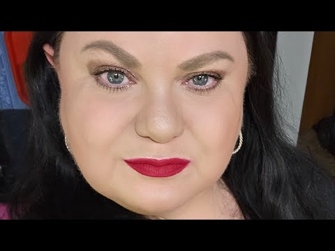 Видео: Моё бодрое утро 🎃 Разговоры с Алисой по душам 😂 Макияж 💄 Рубрика Преображение 🎀